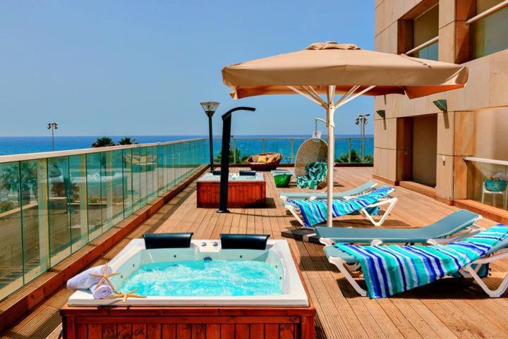 Amazing Suite On The Sea-סוויטה מדהימה על הים Bat Yam Exteriör bild