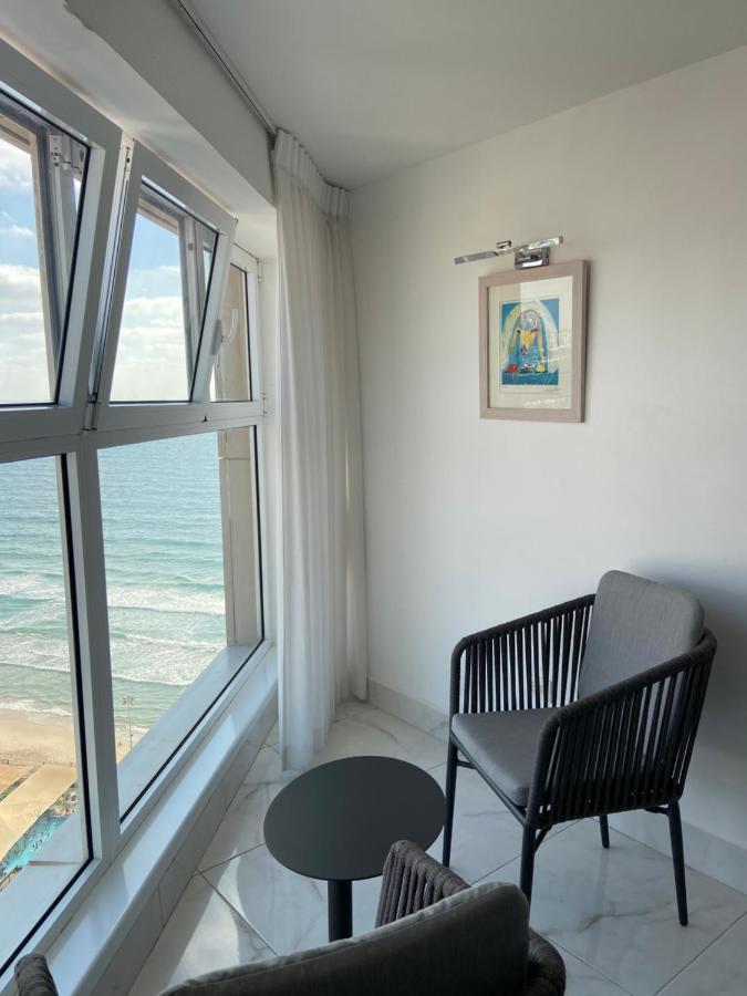 Amazing Suite On The Sea-סוויטה מדהימה על הים Bat Yam Exteriör bild