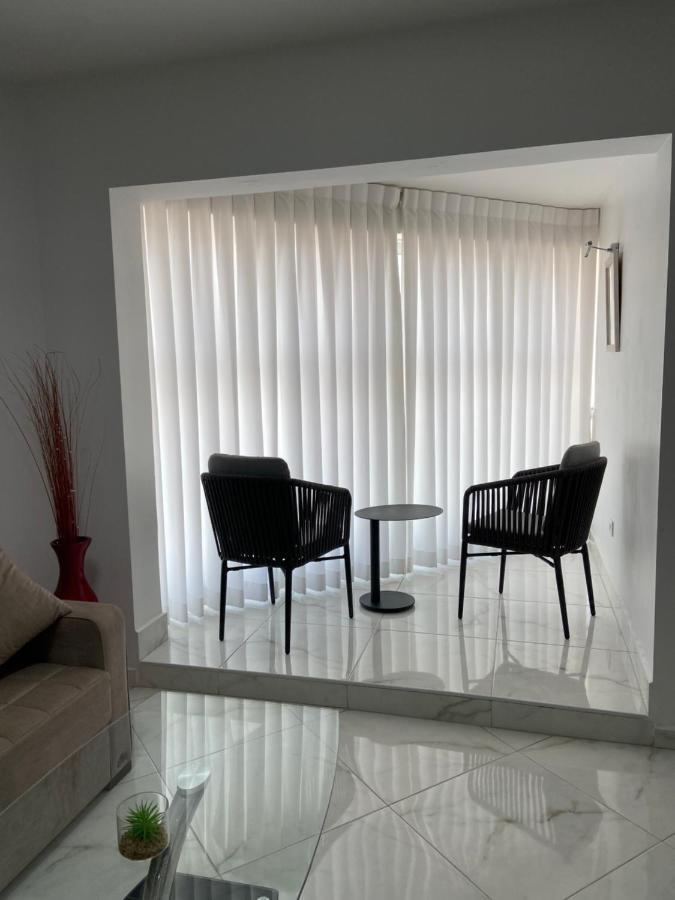Amazing Suite On The Sea-סוויטה מדהימה על הים Bat Yam Exteriör bild
