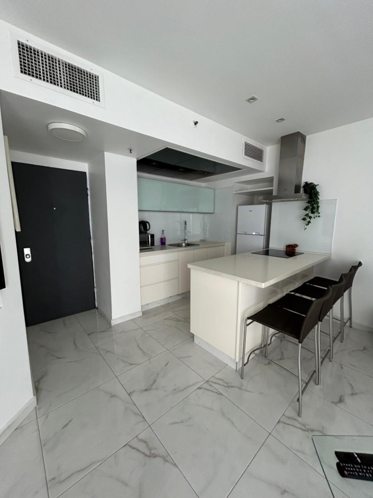 Amazing Suite On The Sea-סוויטה מדהימה על הים Bat Yam Exteriör bild